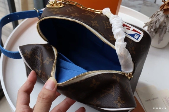 LOUIS TOILETRY LVXNBA VUITTON BAG 0402